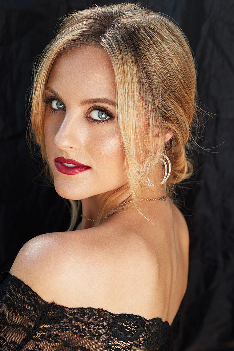 Kendall_Long3346_web Professional portrait photography by commercial photographer Ylva Erevall
